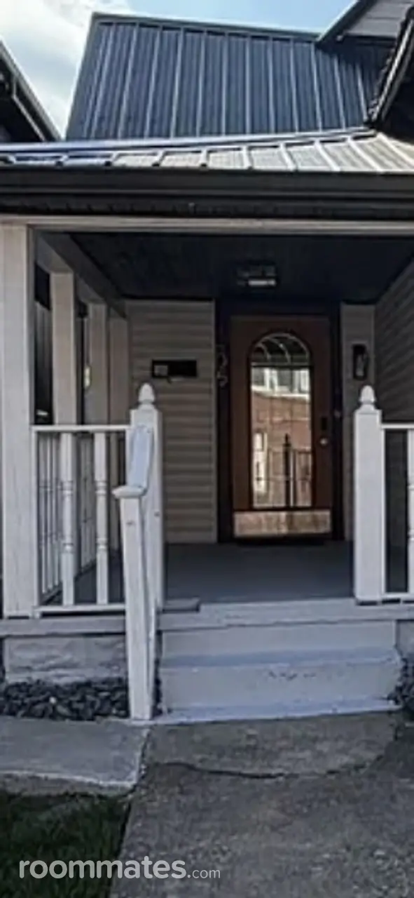 Profile photo 1 of 2