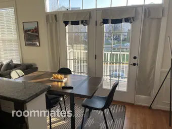 Room for rent in Herndon, VA $1350, house