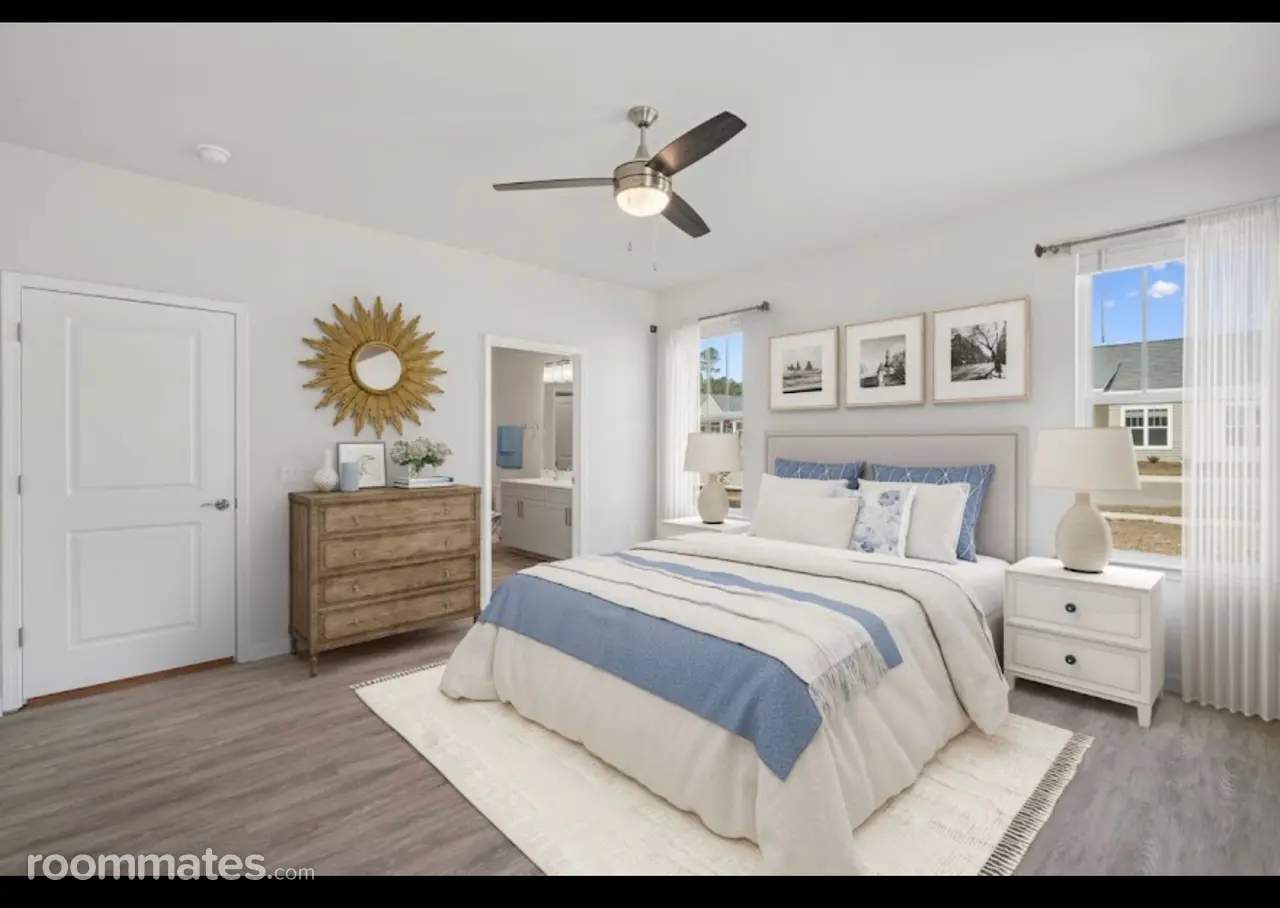 Profile photo 1 of 2