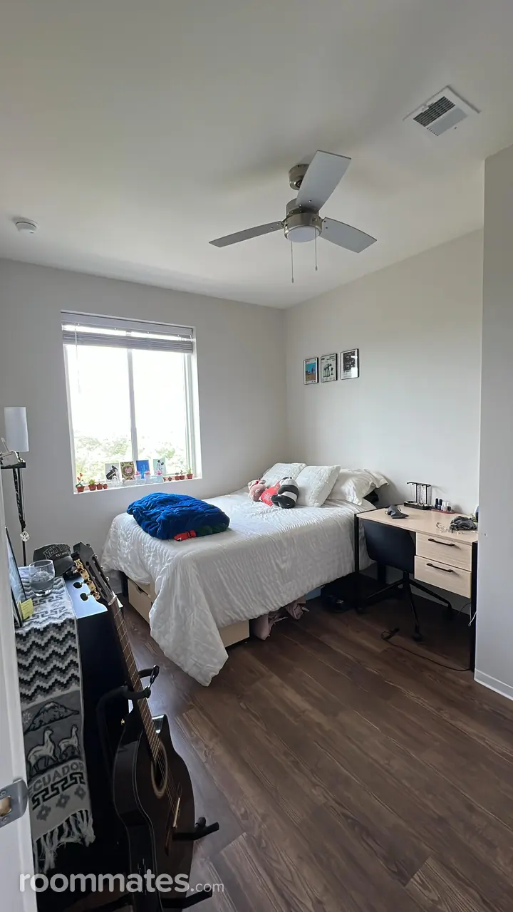 Profile photo 4 of 10