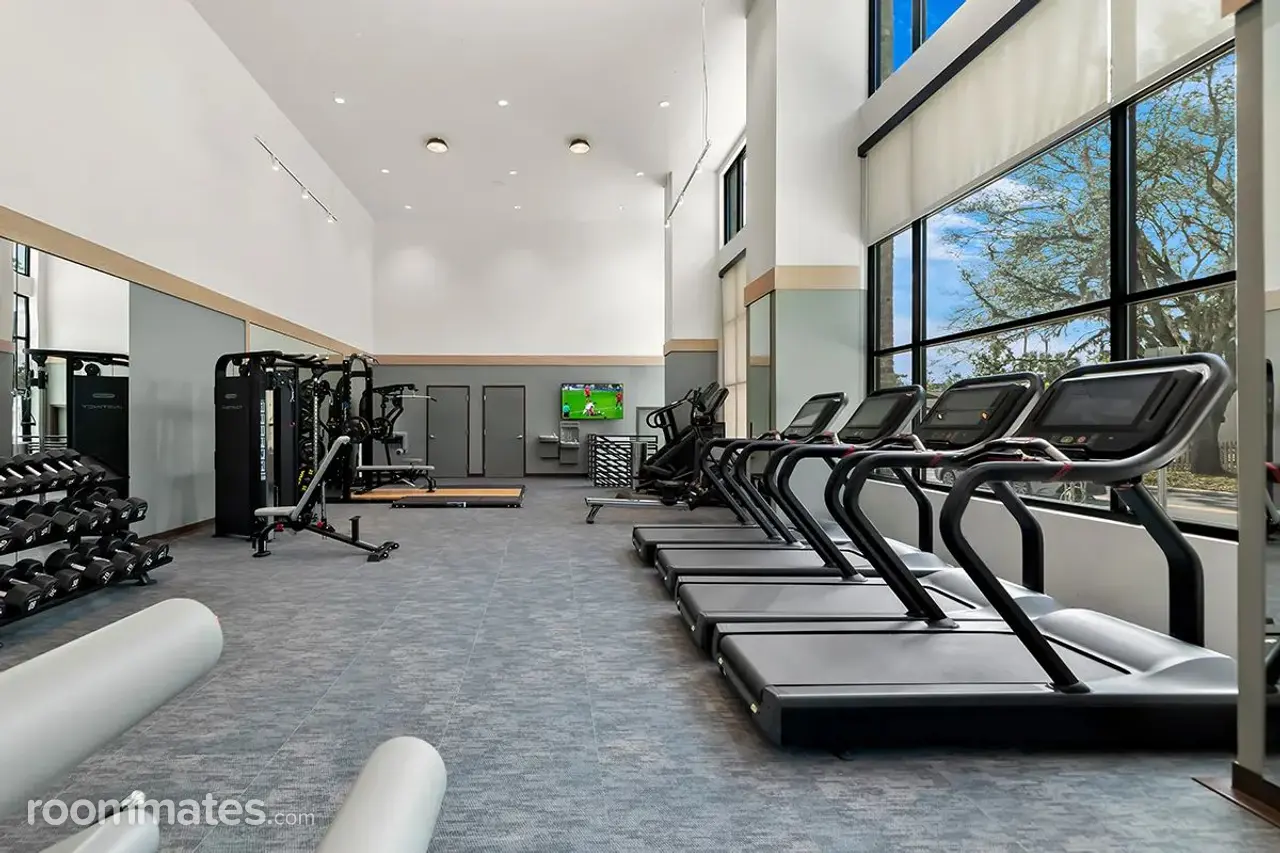 Profile photo 3 of 10