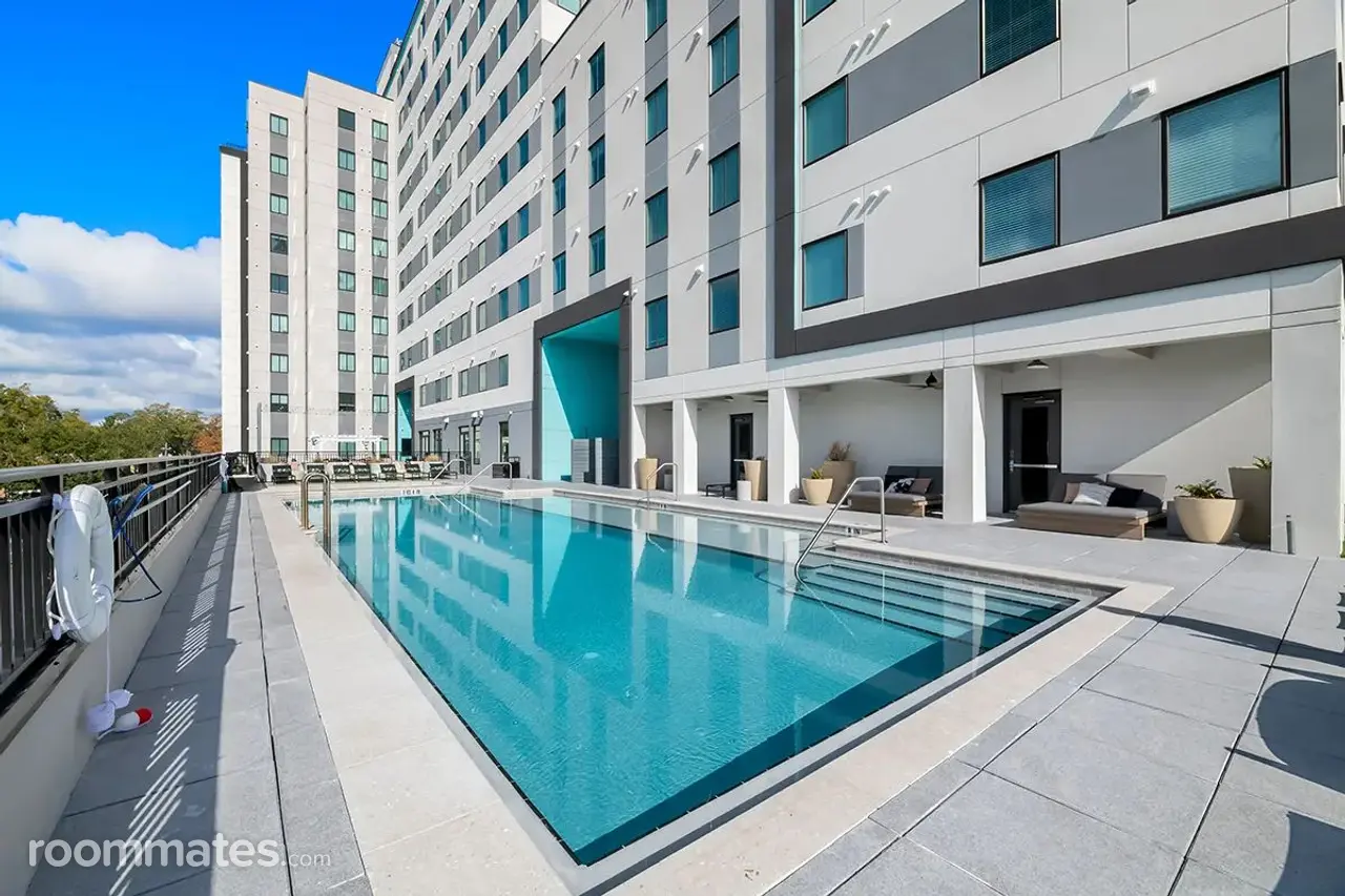 Profile photo 8 of 10