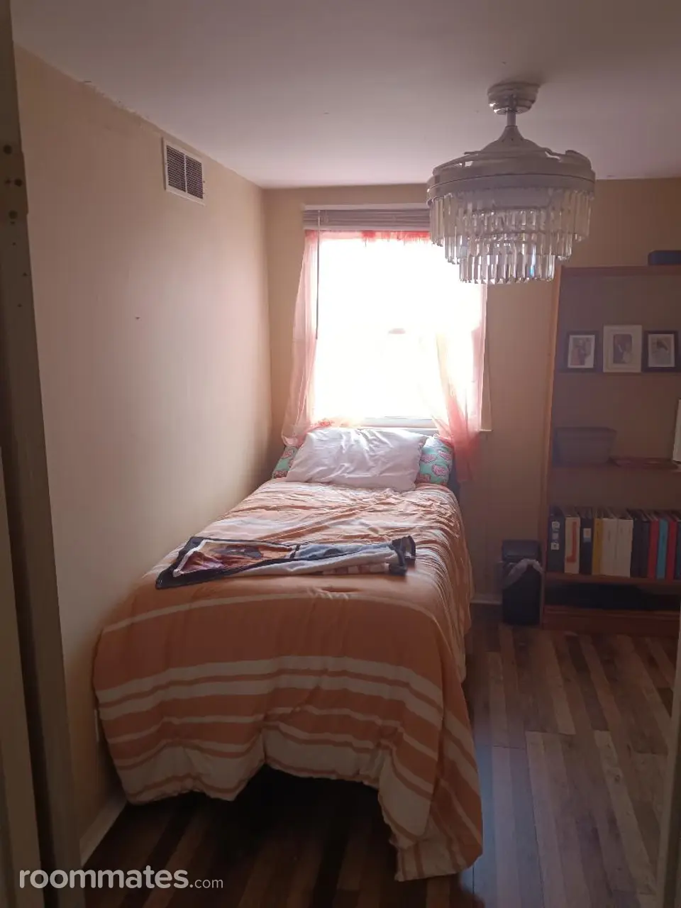 Profile photo 1 of 6