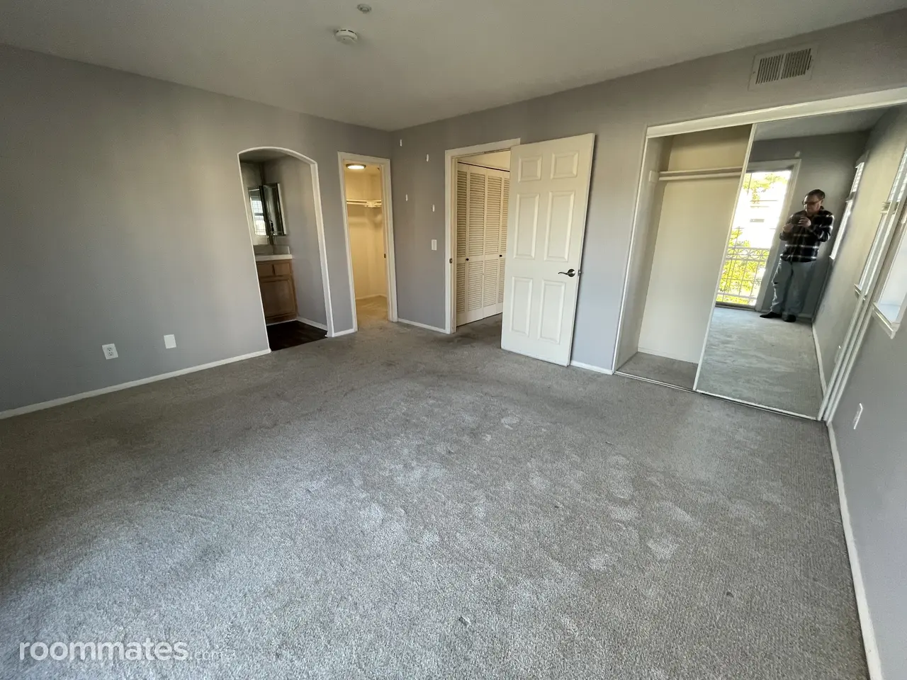 Profile photo 4 of 5