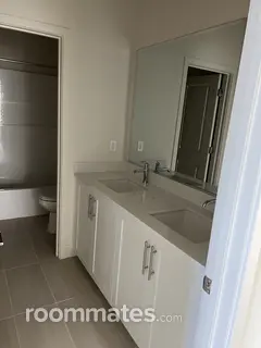 Room for rent in Tracy, CA $950, house