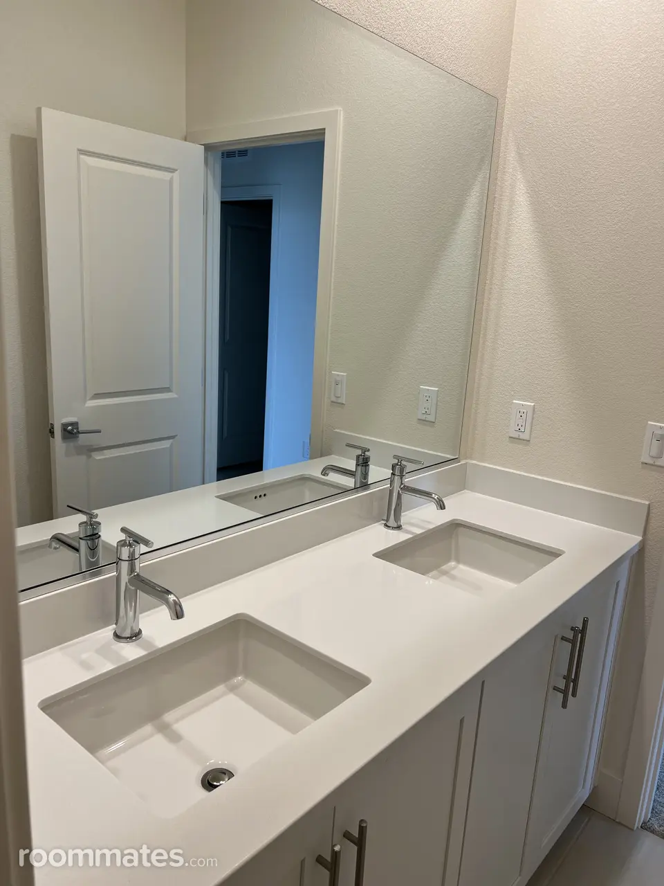 Profile photo 5 of 8