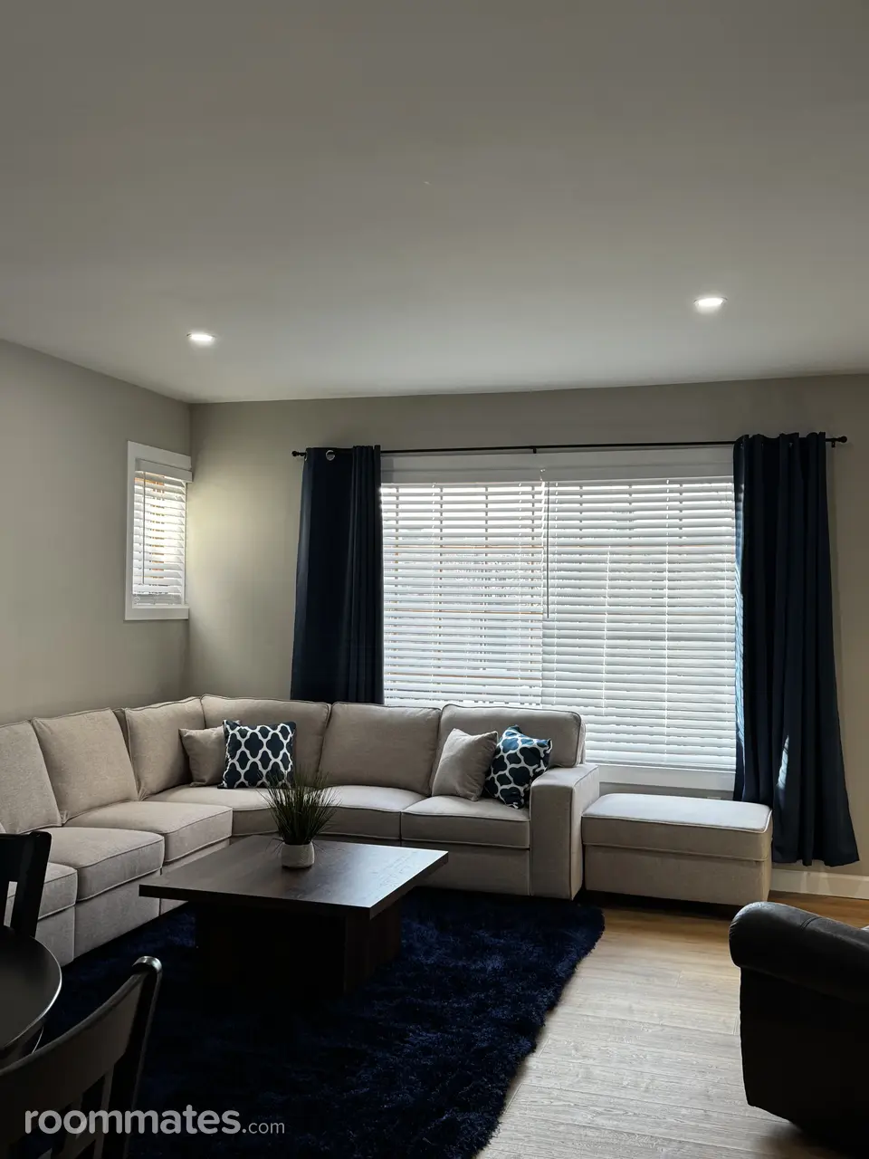 Profile photo 9 of 14