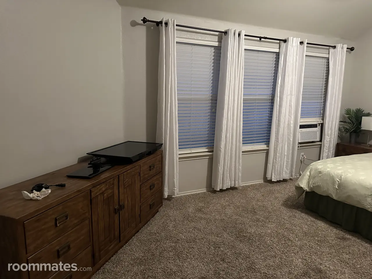 Profile photo 3 of 8