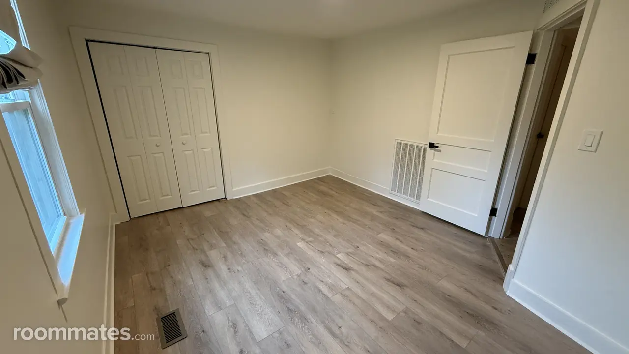 Profile photo 8 of 15