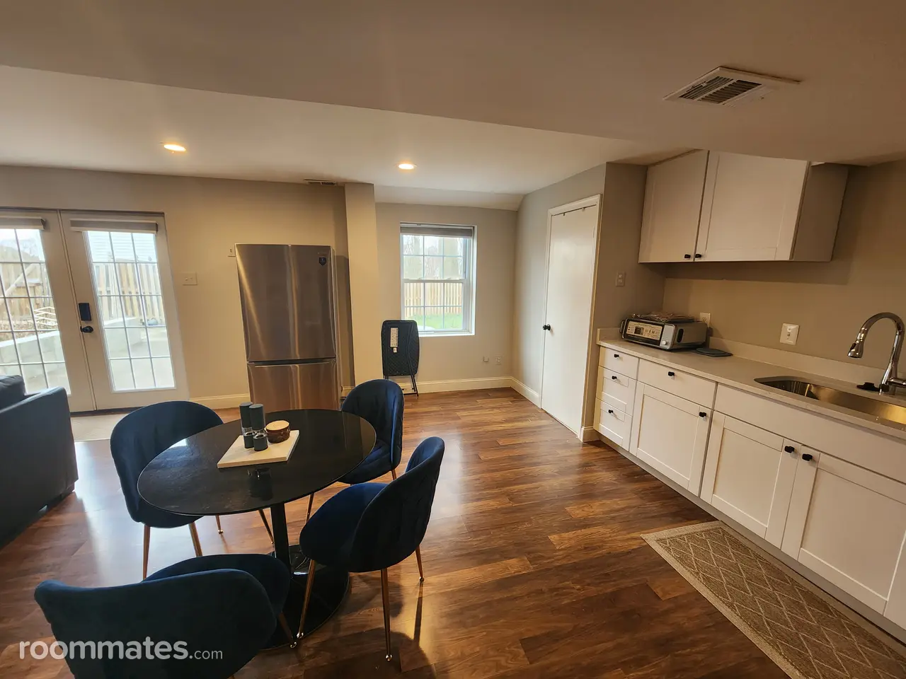 Profile photo 3 of 11