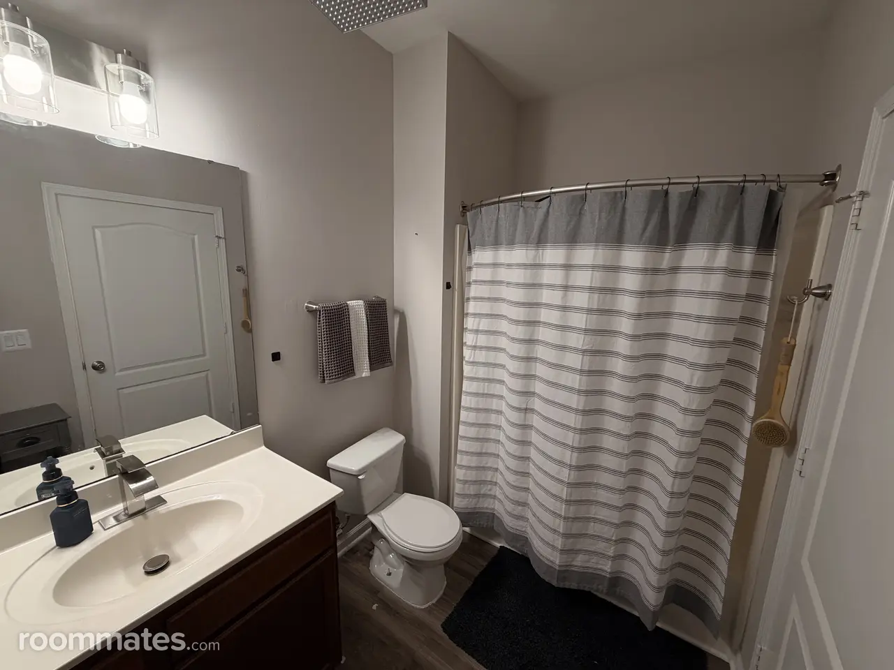 Profile photo 3 of 11