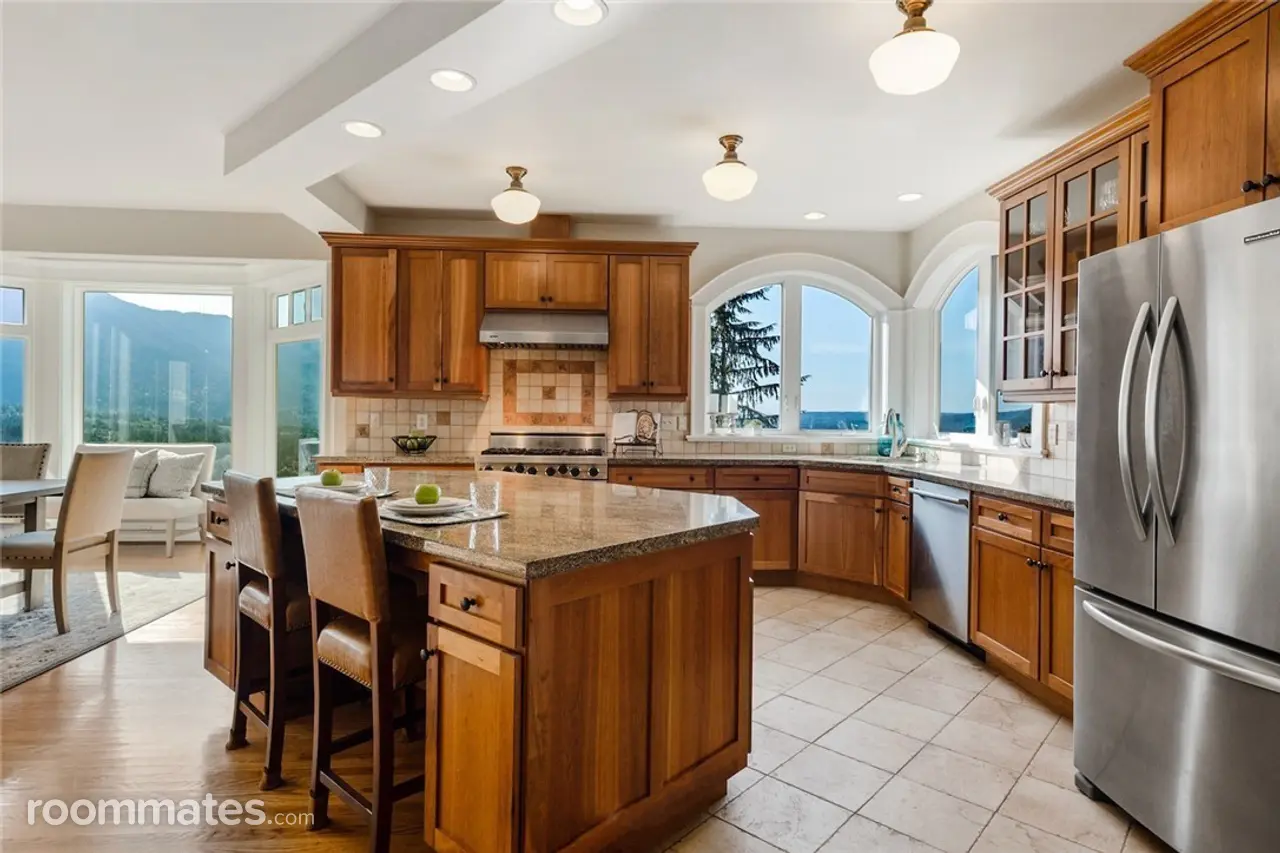 Profile photo 10 of 11