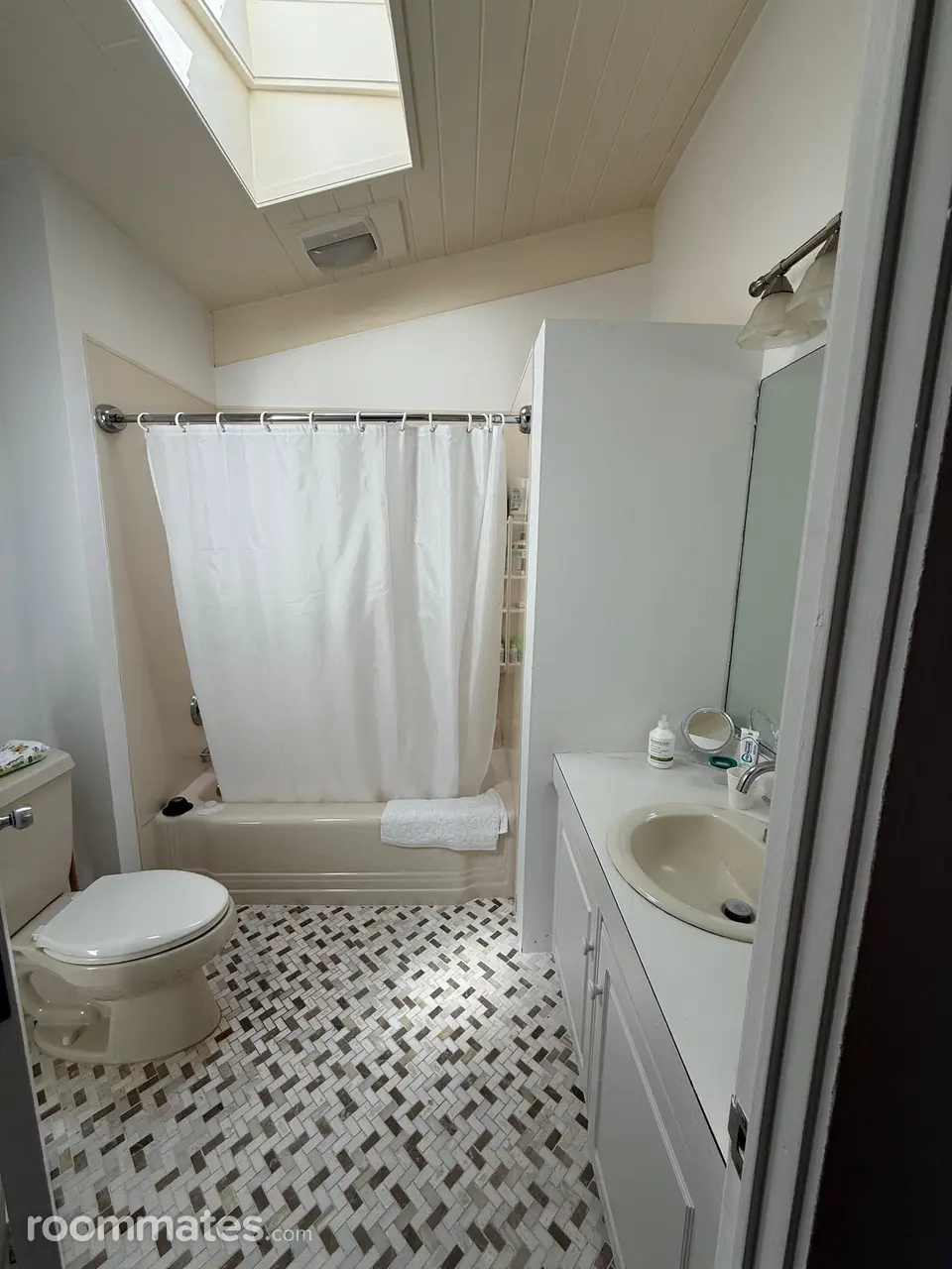 Profile photo 3 of 4