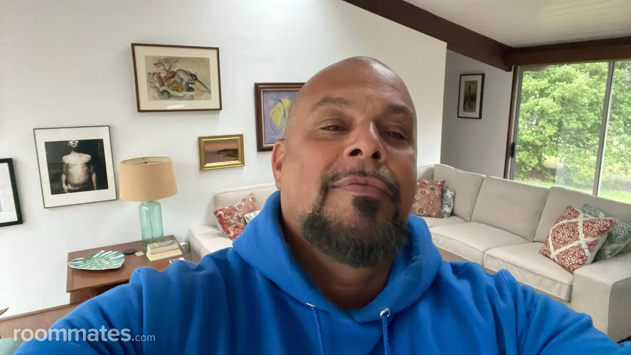 Profile photo 4 of 4