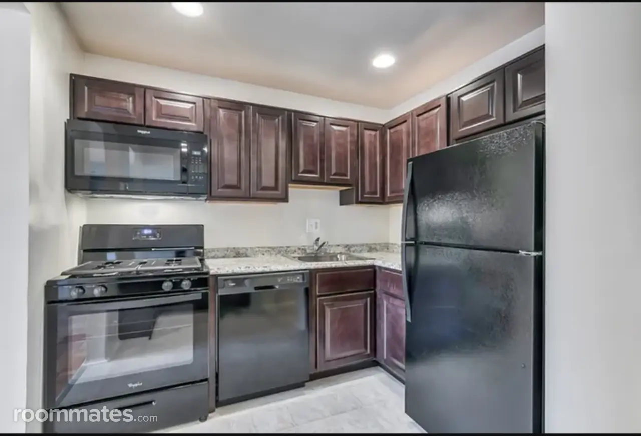 Profile photo 1 of 6