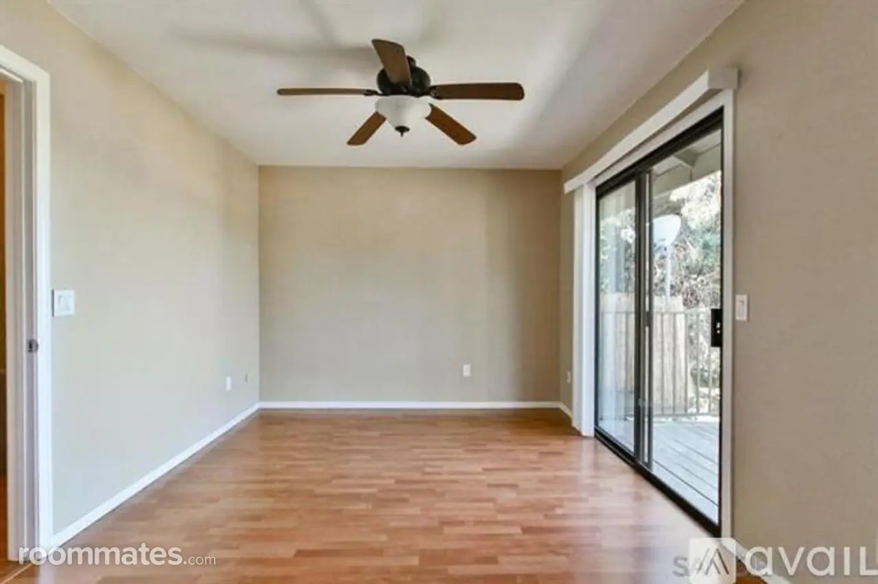 Profile photo 1 of 10