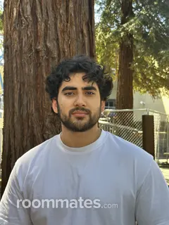 Roommate looking Anaheim, CA, $1000
