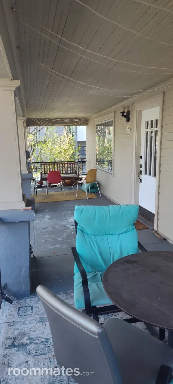 Profile photo 3 of 8