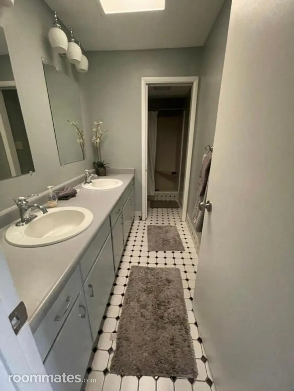 Profile photo 3 of 11