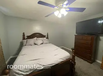 Room for rent in Miami Beach, FL $1000, house