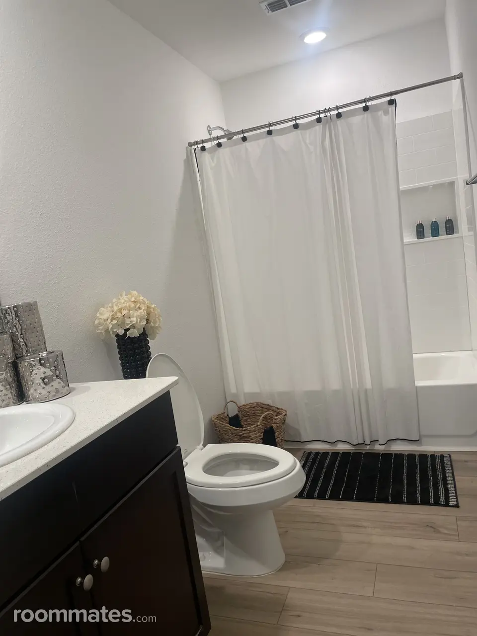 Profile photo 1 of 3