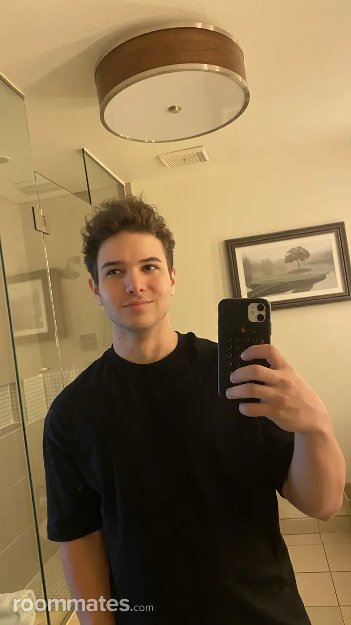 Profile photo 1 of 1