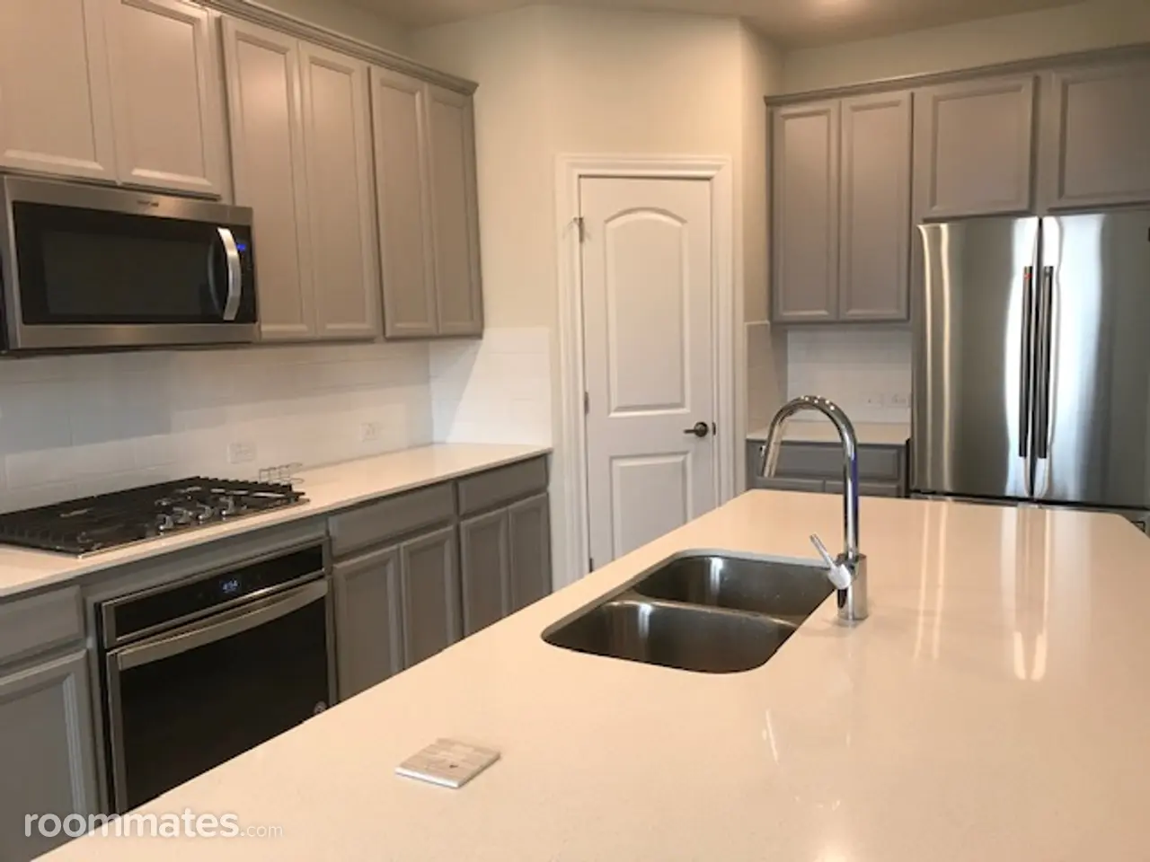 Profile photo 3 of 4