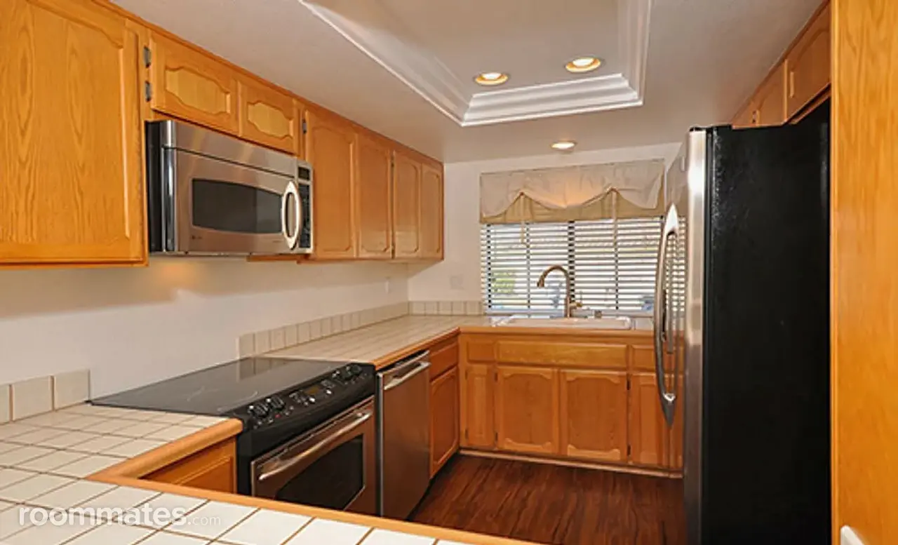 Profile photo 2 of 6