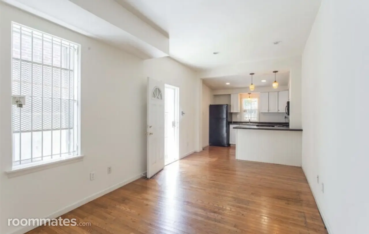 Profile photo 1 of 6