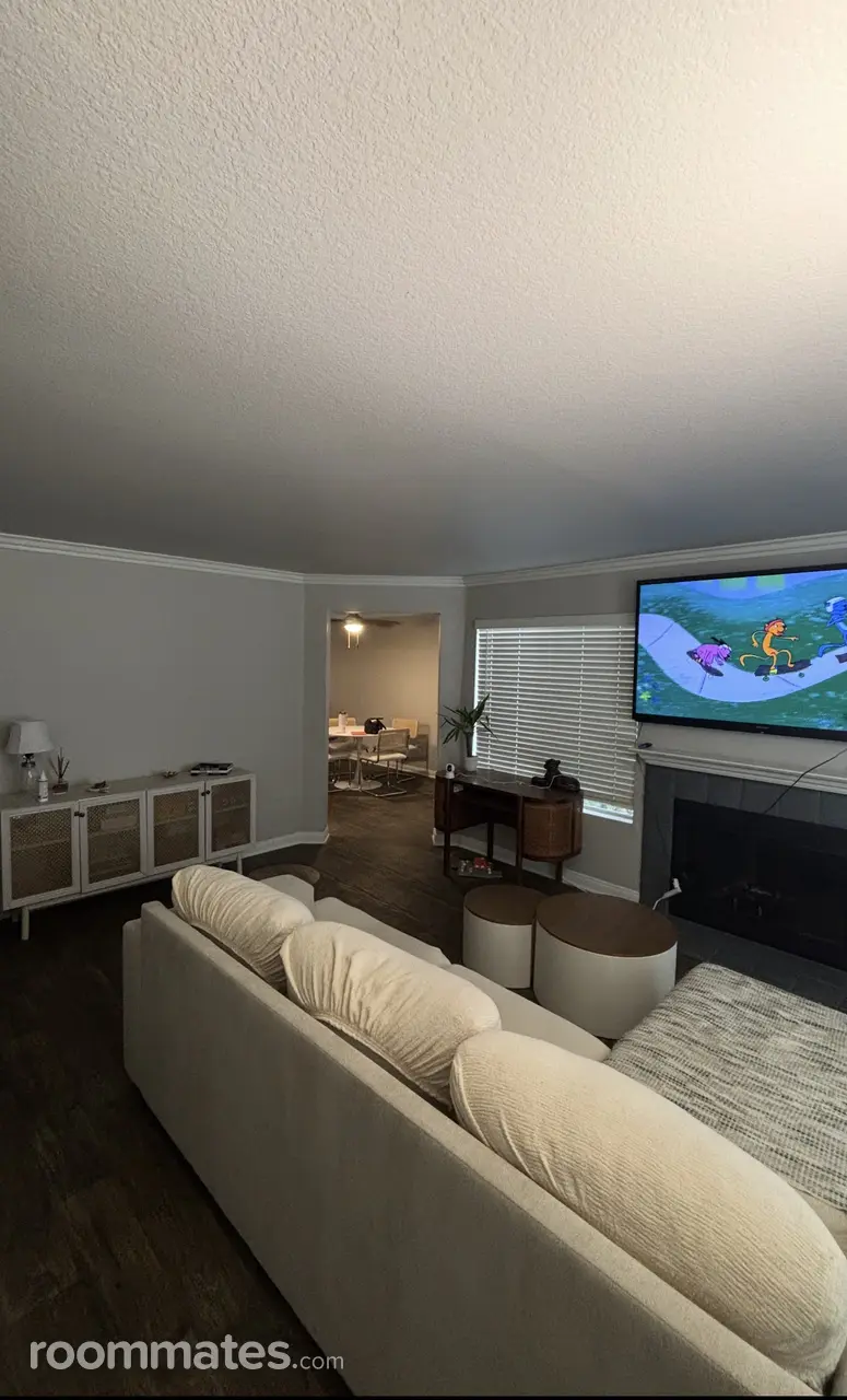 Profile photo 1 of 9