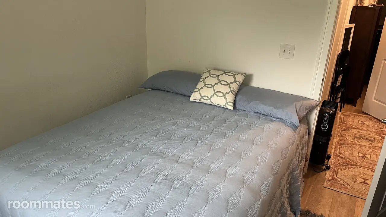 Profile photo 8 of 18