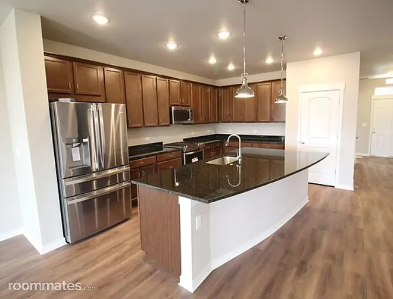 Profile photo 1 of 7