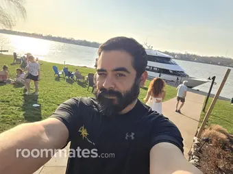 Roommate looking Louisville, KY, $1200