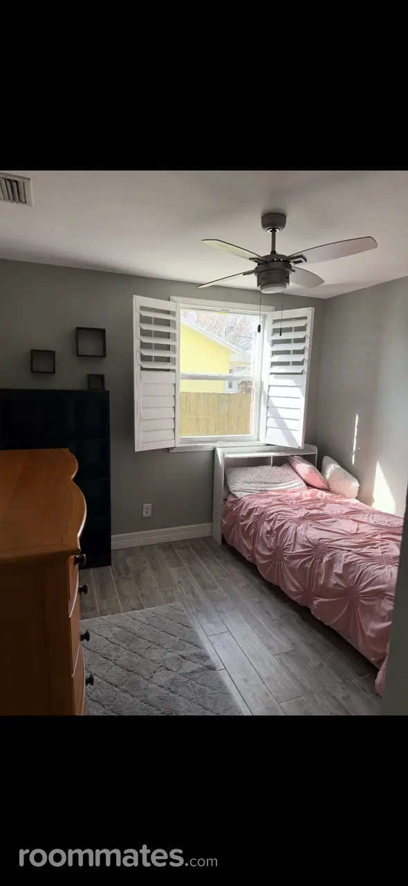 Profile photo 9 of 11