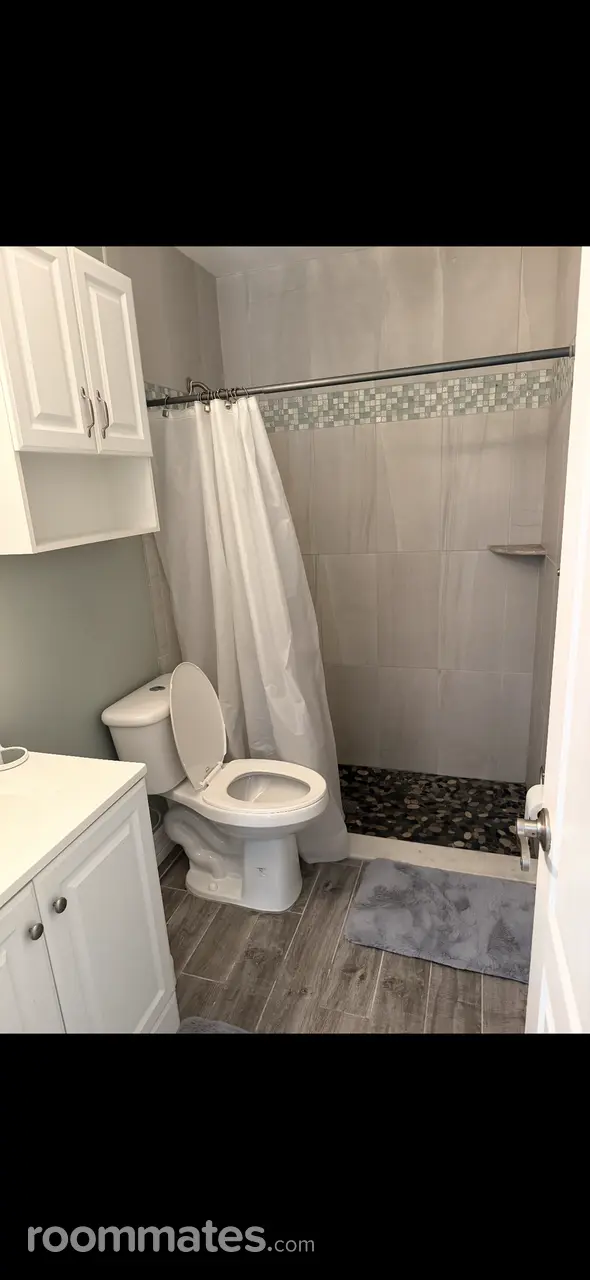 Profile photo 8 of 11