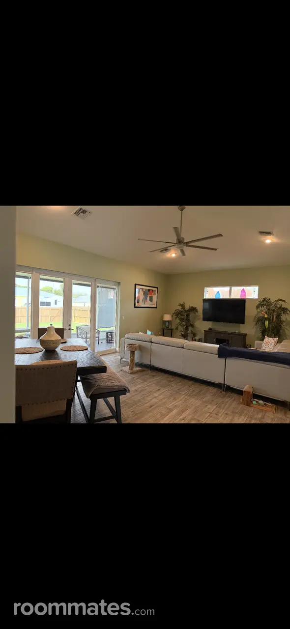 Profile photo 4 of 11