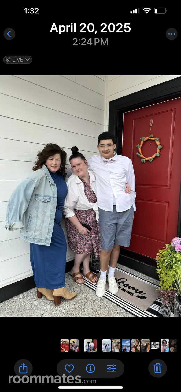 Profile photo 8 of 8