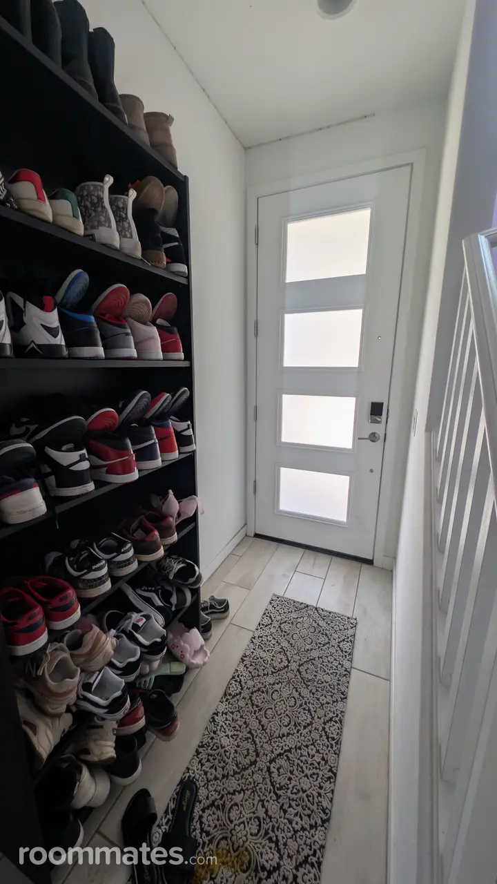 Profile photo 8 of 16