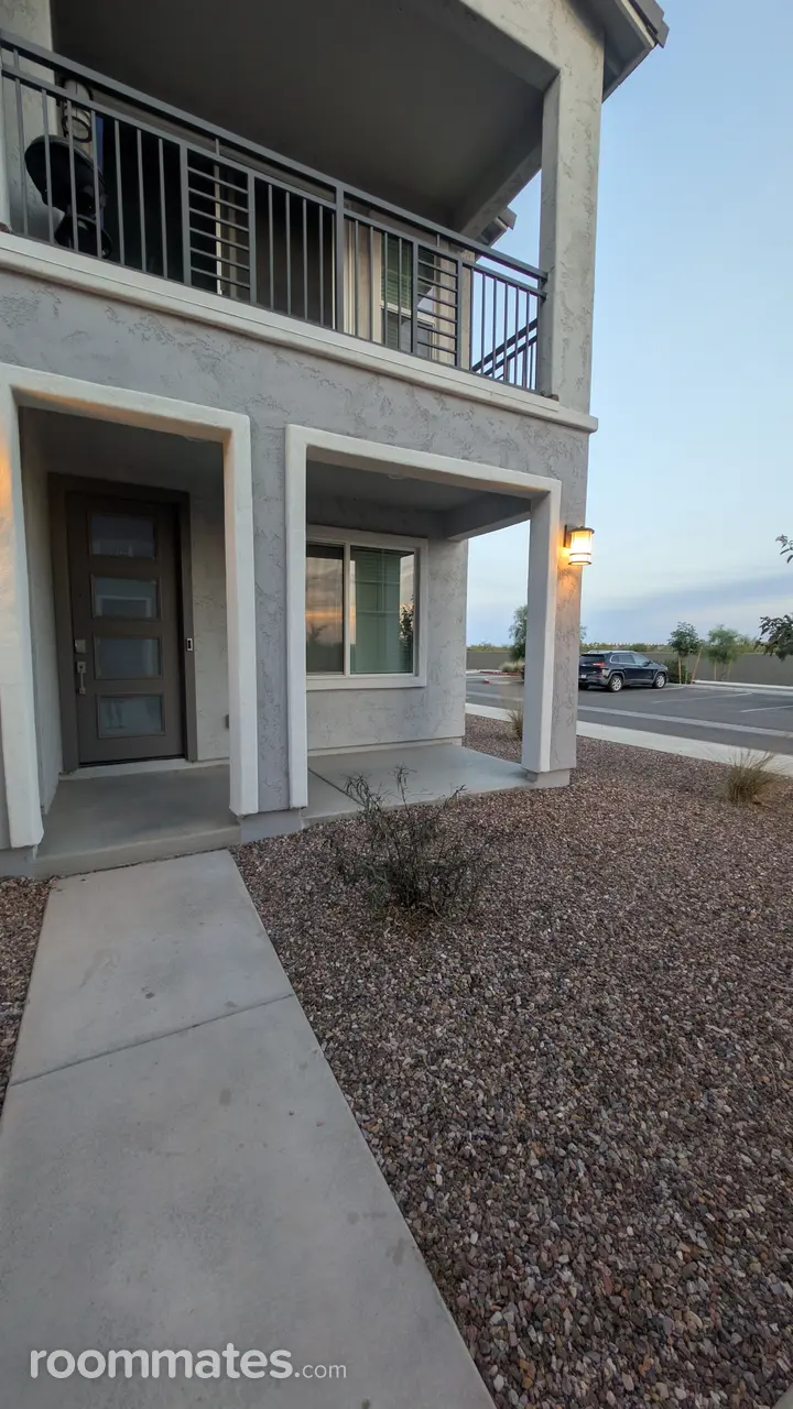 Profile photo 7 of 16