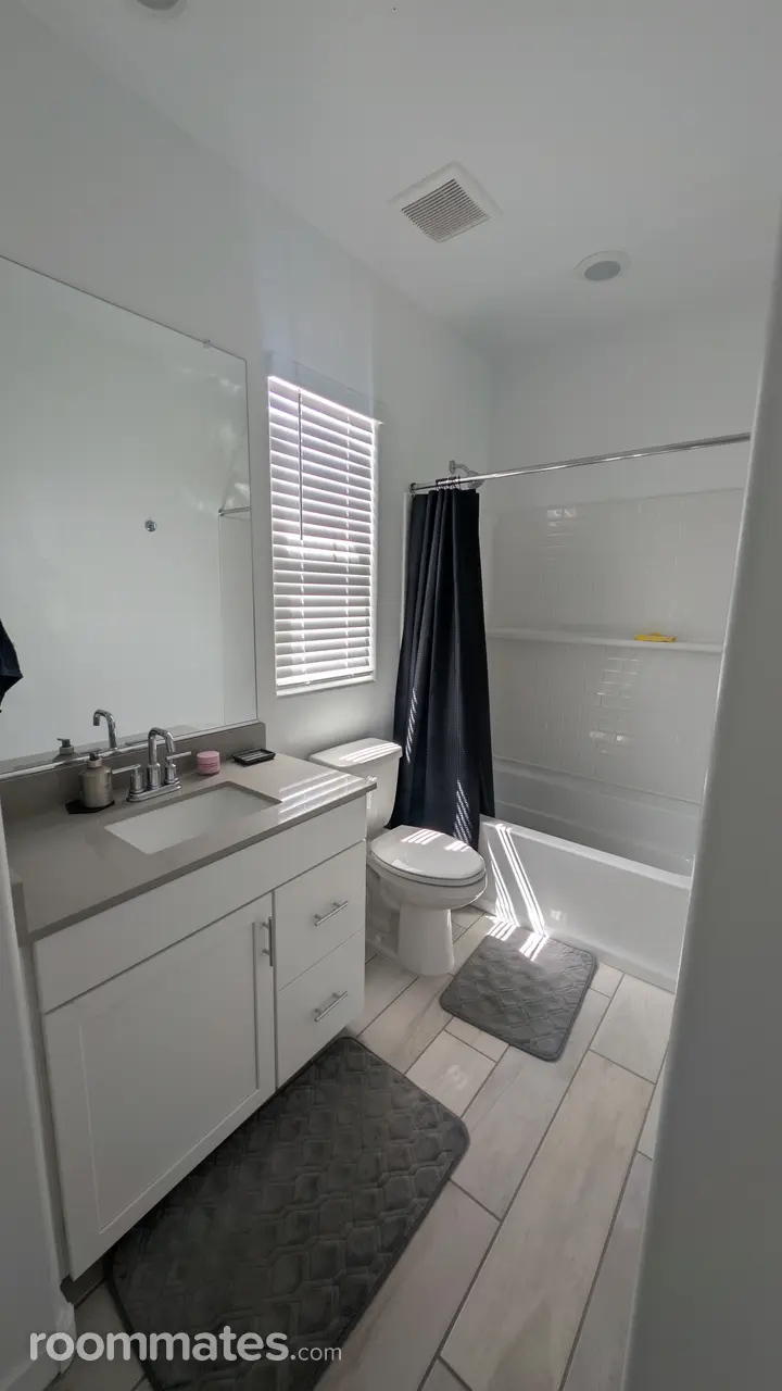 Profile photo 3 of 16