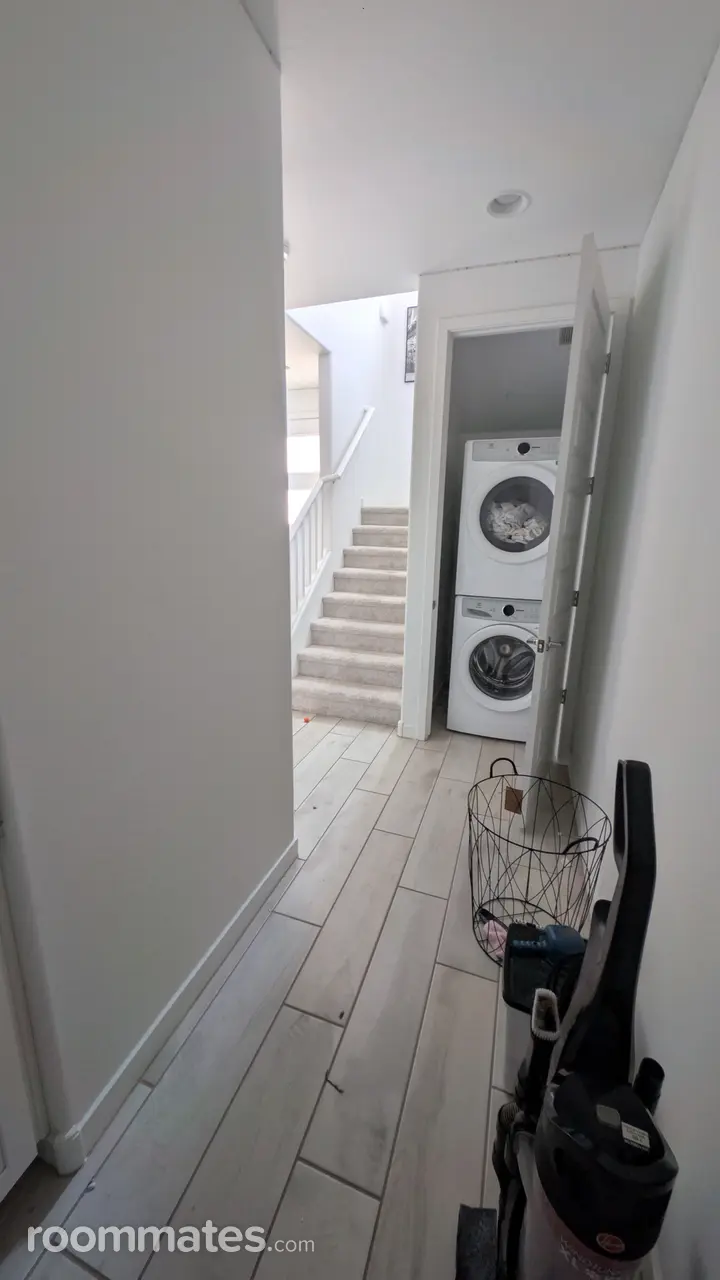 Profile photo 9 of 16