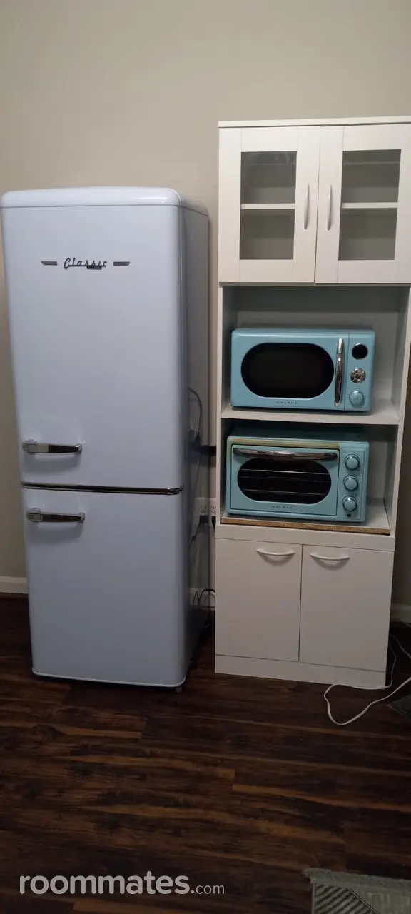 Profile photo 3 of 6