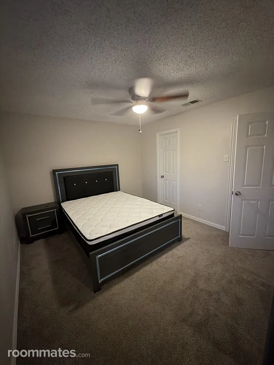 Profile photo 4 of 8