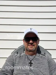 Roommate looking Louisville, KY, $800