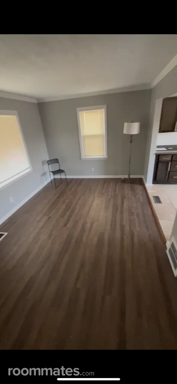 Profile photo 4 of 8