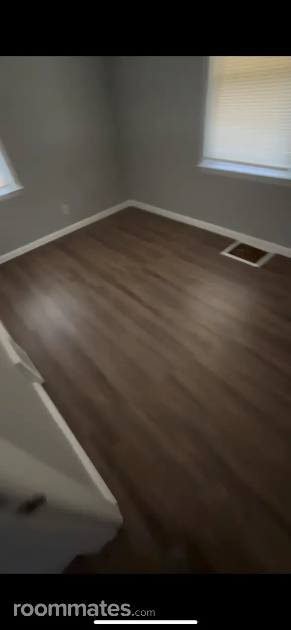 Profile photo 3 of 8