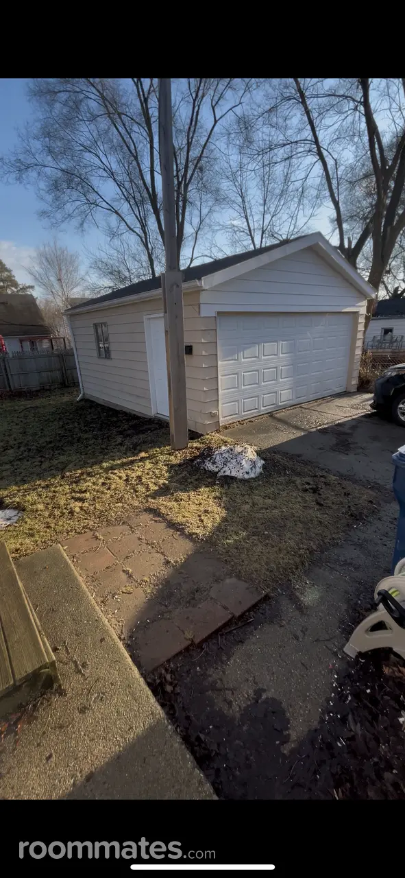 Profile photo 7 of 8