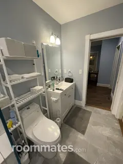 Room for rent in Avon, MA $1000, house