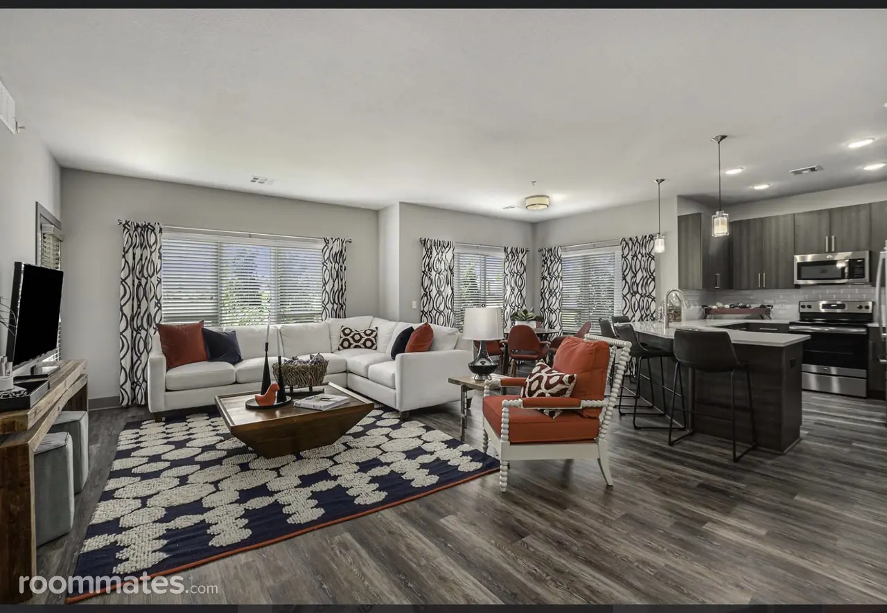 Profile photo 4 of 11