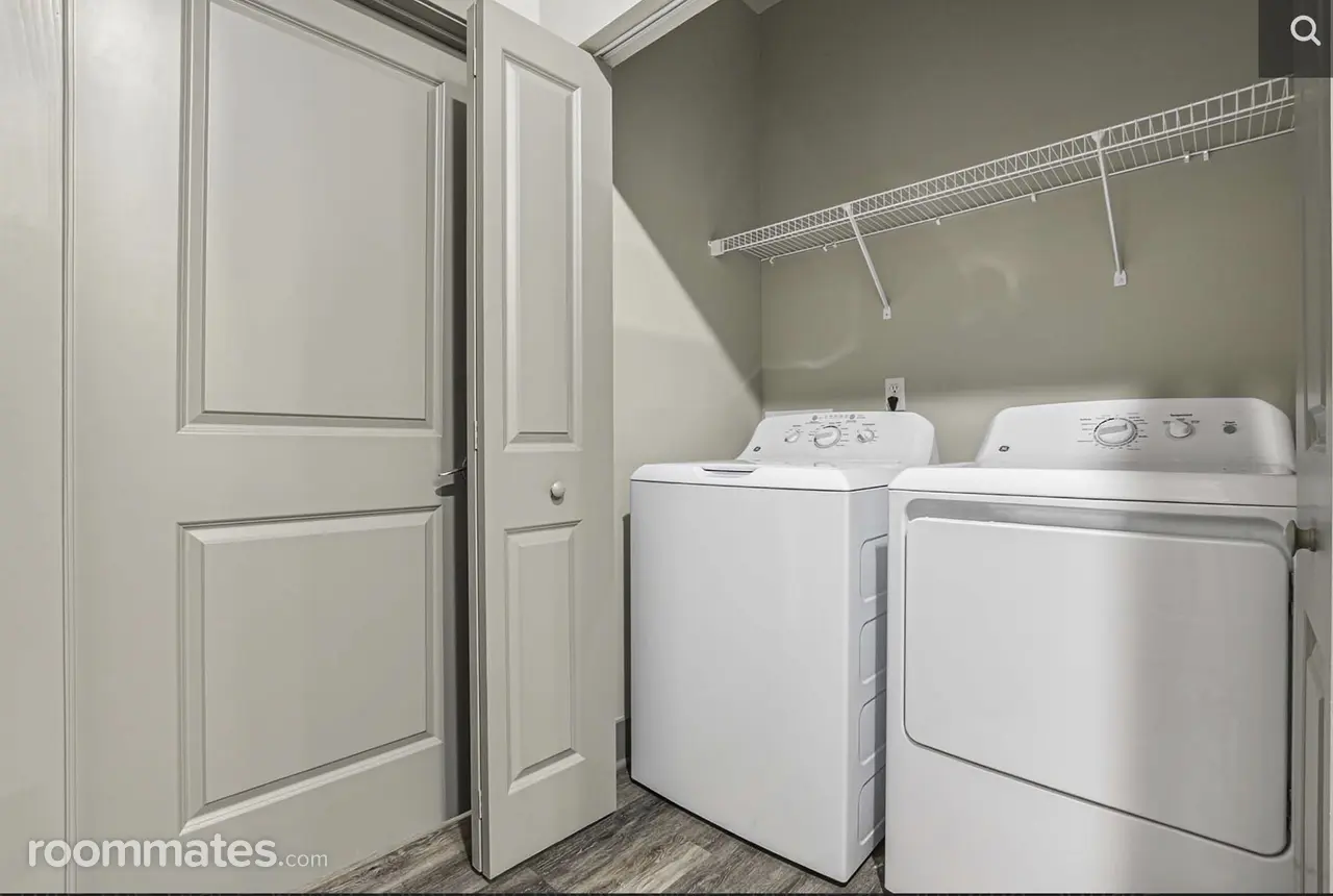 Profile photo 5 of 11